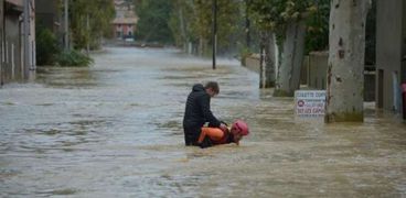 مقتل 13 شخصا على الأقل جنوب فرنسا جراء الفيضانات