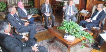 "وزير الري"  يلتقي بالسفير الهولندي لمناقشة اوجه التعاون بين البلدين