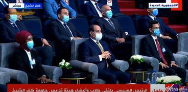 الرئيس عبدالفتاح السيسي بجانب من اللقاء