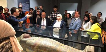 جانب من زيارة وفد جامعة الإسكندرية لمتحف كفر الشيخ