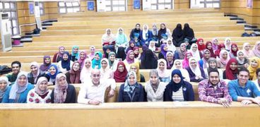الاتحاد المصري لطلاب "صيدلة القاهرة" يختتمون البرنامج التعليمي evolve