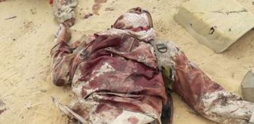جثث الإرهابيين بعد تصفيتهم على يد قوات الجيش فى سيناء أمس