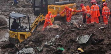 كوارث..ارتفاع ضحايا انهيارات إندونيسيا إلى 56 شخصا وزلزال يضرب تايوان