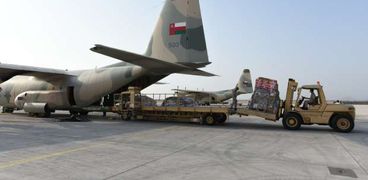 سلطنة عمان تواصل تسيير طائرات نقل عسكرية محملة بمواد إغاثية للبنان