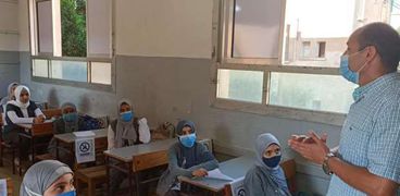 انتظام العام الدراسي الجديد بالمدارس والتزام التلاميذ بارتداء الكمامات الطبية