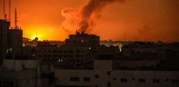 غزة تحت القصف - أرشيفية