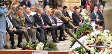 جانب من إحتفالية الدول المشاركة فى الحرب العالمية الثانية بالذكرى 76 بالحرب بالمقابر الالمانية