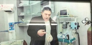 الدكتور احمد النني