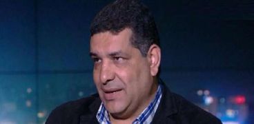 أشرف أبو الهول، مدير تحرير جريدة الأهرام