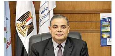 الدكتور عبدالرازق يوسف دسوقي رئيس جامعة كفر الشيخ