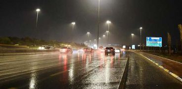 أمطار وحرائق تضرب 3 دول بينها السعودية والجزائر «صور وفيديوهات»