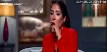 الفنانة منى زكي