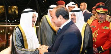 الرئيس عبدالفتاح السيسي فور وصوله إلى الكويت