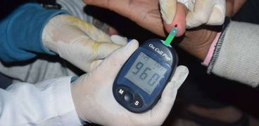 قياس نسبة السكر بالدم "صورة أرشيفية"