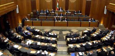مجلس النواب اللبناني يعاني انقسامات بين الكتل السياسية