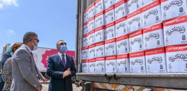 محافظ الإسكندرية يستقبل قافلة صندوق تحيا مصر
