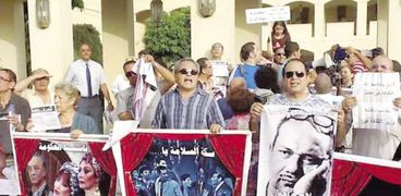 المثقفون بدأوا معركة الرفض ضد أخونة مصر ووزير الثقافة الإخوانى علاء عبدالعزيز ليكون الحدث الشرارة الأولى لثورة 30 يونيو