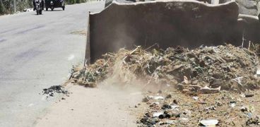 رفع مخلفات وأتربة بحملة مكبرة في كفر الشيخ