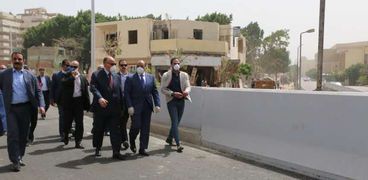 جولة محافظ القاهرة مع وزير التنمية المحلية لمتابعة المحور