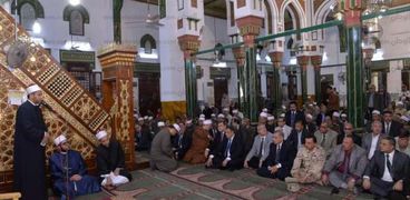 محافظ أسيوط يشهد إحتفال مديرية الاوقاف بذكرى المولد النبوى الشريف بمسجد ناصر