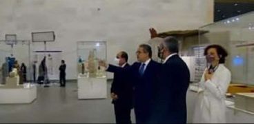 مديرة منظمة اليونسكو مع الرئيس السيسي في متحف الحضارة