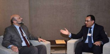 بالصور| رئيس الوزراء يلتقي نظيره الأردني في دافوس