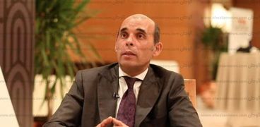 بالفيديو| رئيس بنك القاهرة: قادرون على ترتيب القروض الكبيرة.. ونسعى للتوسع في "الكوميسا"