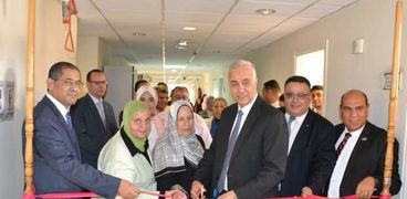 رئيس جامعة الإسكندرية يفتتح مركز تدريب النانو تكنولوجى بمستشفى معهد البحوث الطبية