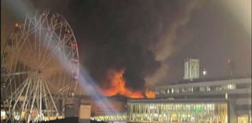 آثار حادث إطلاق النار والحريق في قاعة للحفلات بروسيا