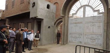 بالصور| مدير أمن الفيوم يتفقد قوات تأمين الكنائس في المحافظة