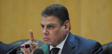 المستشار محمد شيرين فهمى رئىيس المحكمة خلال جلسة النطقة بالأحكام 