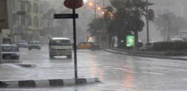 "معلومات الوزراء" ينشر فيديو سحب مياه الامطار من شوارع التجمع الخامس