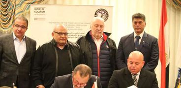 توقيع عقد اقامة "بطولة مصر العربية الدولية للاسكواش" بنادي مدينتي
