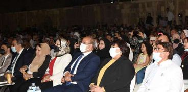 الدكتورة إيناس عبدالدايم وزيرة الثقافة خلال افتتاح مهرجان الطبول