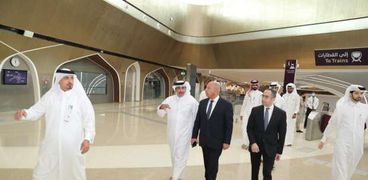 مباحثات مصرية قطرية لتعزيز التعاون في قطاع النقل.. والوزير يتفقد مترو الدوحة