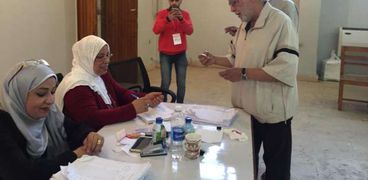 أشرف عبد الغفور يدلى بصوته في الاستفتاء على التعديلات الدستورية