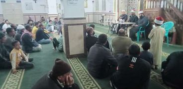 خلال فعاليات اللقاء الديني لمشايخ الأوقاف في مسجد الفتح بالسلوم