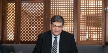 النائب الدكتور أشرف حاتم رئيس اللجنة البرلمانية