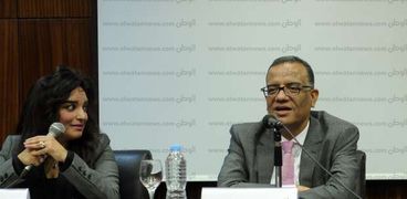 رئيس التحرير يتحدث خلال ندوة «دور الإعلام الخاص»