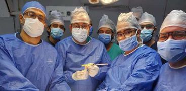 فريق طبي ينجح في استخراج «مقوار» من رقبة طفل بمستشفى الفيوم الجامعي   