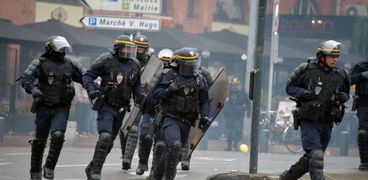 الشرطة الفرنسية في مظاهرات السترات الصفراء