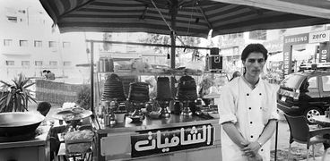 سوريون يعملون فى المطاعم ومحال الحلويات فى مصر