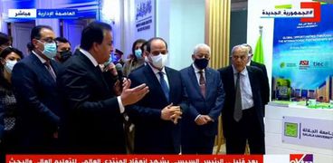 الرئيس عبد الفتاح السيسي يستمع لشرح خالد عبد الغفار وزير التعليم العالي