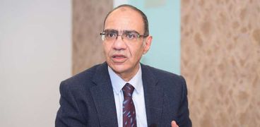 الدكتور حسام حسني رئيس اللجنة العلمية لمجابهة فيروس كورونا