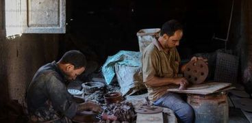 تشتهر «جريس» بمهنة صناعة الفخار التى يتوارثها سكان القرية