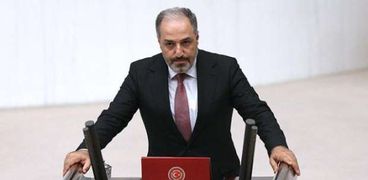 مصطفي ينار أوغلو رئيس السياسات القانونية والعدالة بحزب علي باباجان