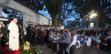 البابا فرنسيس يثير قضايا السلام والحوار في كولومبيا
