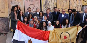 العناني:منح طلاب جامعةحلوان تصريح مجاني لمدةعام لزيارةالمناطق الآثار