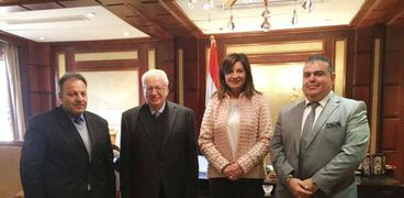 وزيرة الهجرة تستقبل رئيس الجمعية اليونانية المصرية بالقاهرة 