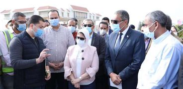 وزيرة الصحة تتفقد مستشفى رأس سدر وتوجه بسرعة الانتهاء من أعمال التطوير